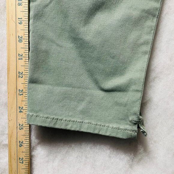 NWT Gloria Vanderbilt All Round Slimming Effect Green Pull On Crop Pants Size 16 - Picture 9 of 10